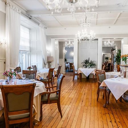 Berwick Lodge Алмъндсбъри Екстериор снимка