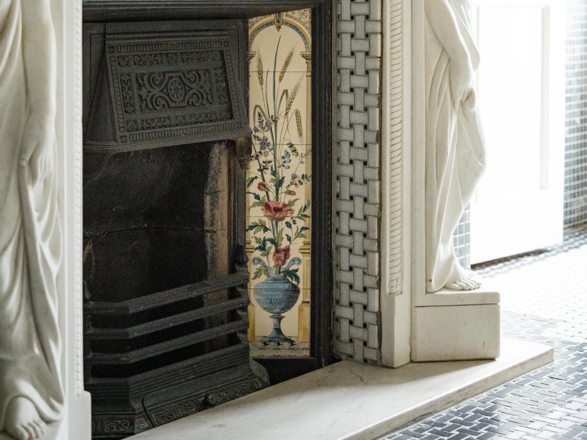 Berwick Lodge Алмъндсбъри Екстериор снимка