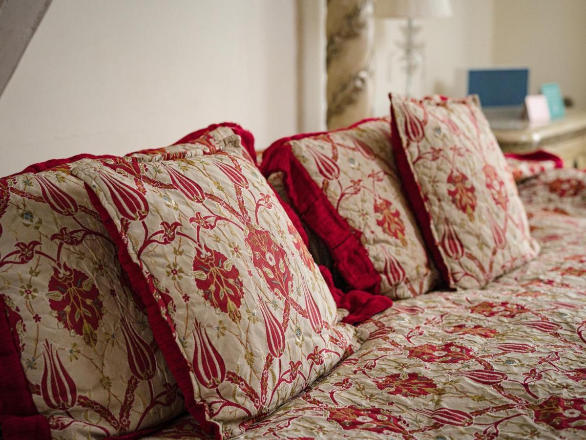 Berwick Lodge Алмъндсбъри Екстериор снимка