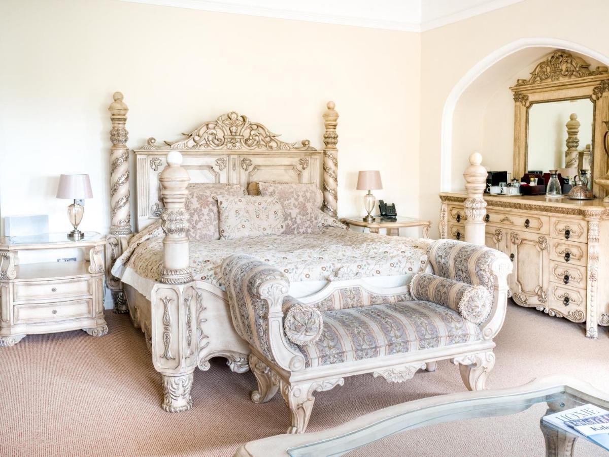 Berwick Lodge Алмъндсбъри Екстериор снимка