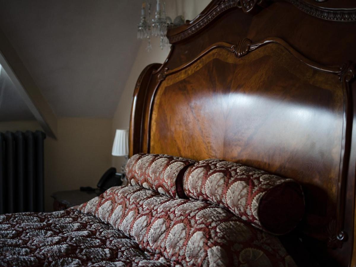 Berwick Lodge Алмъндсбъри Екстериор снимка