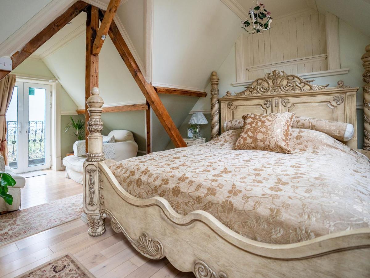 Berwick Lodge Алмъндсбъри Екстериор снимка