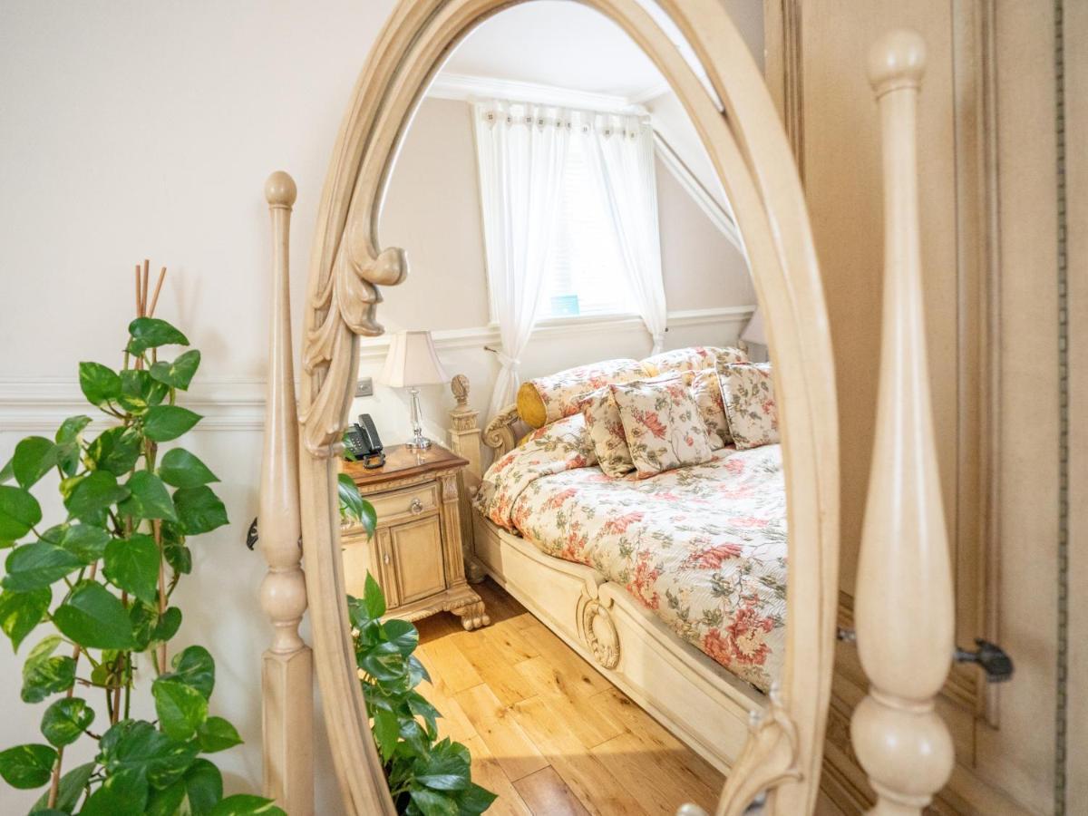 Berwick Lodge Алмъндсбъри Екстериор снимка