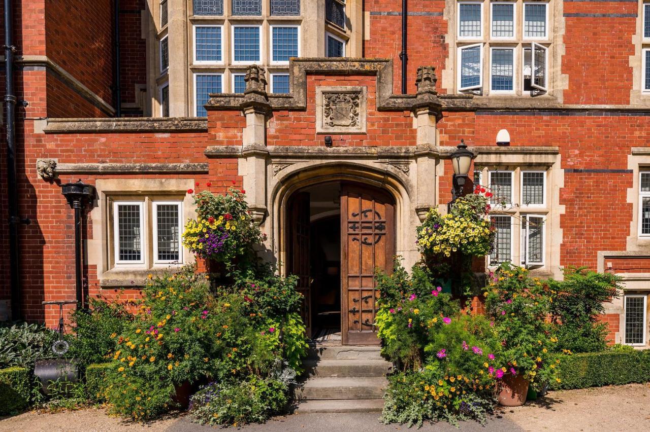 Berwick Lodge Алмъндсбъри Екстериор снимка