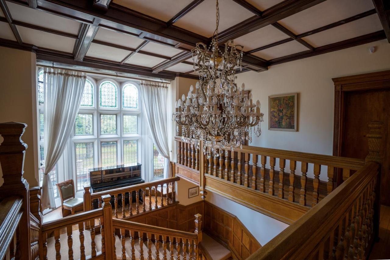 Berwick Lodge Алмъндсбъри Екстериор снимка