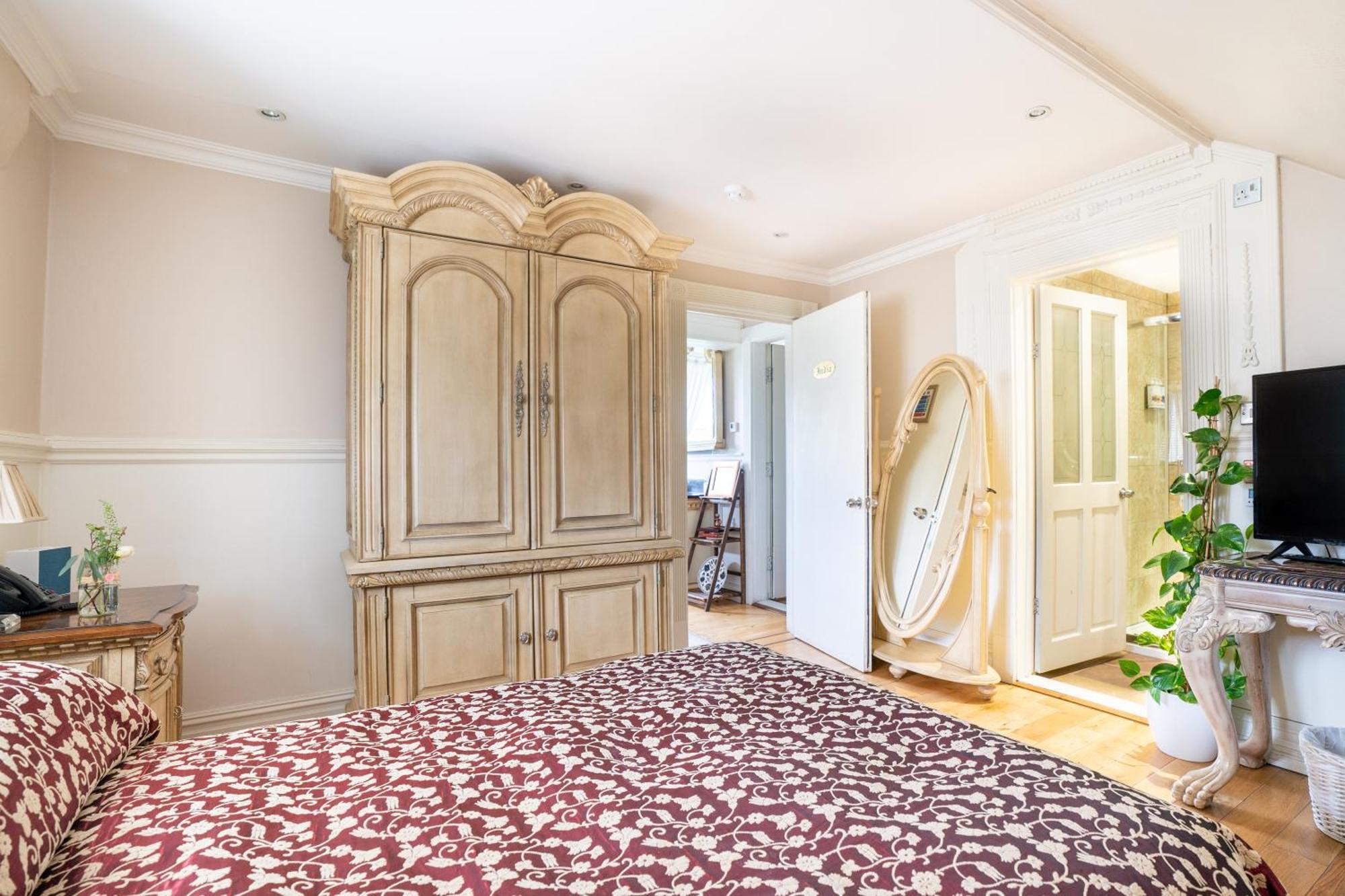 Berwick Lodge Алмъндсбъри Екстериор снимка