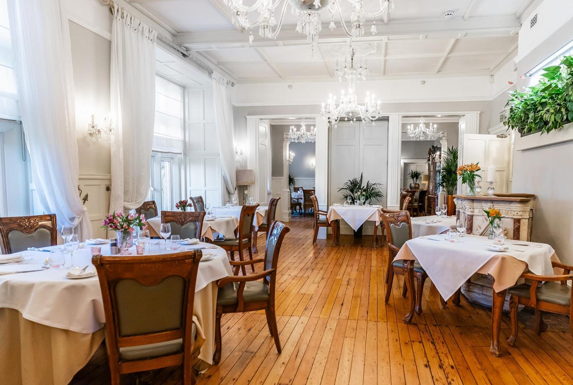 Berwick Lodge Алмъндсбъри Екстериор снимка